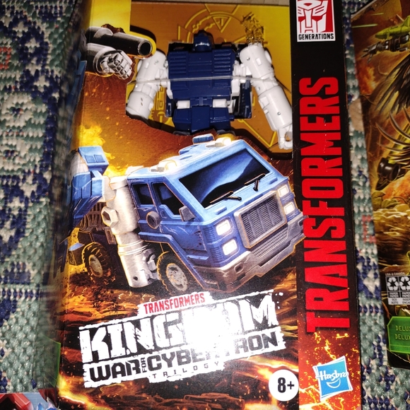Transformers collectables new never opened - Picture 9 of 12